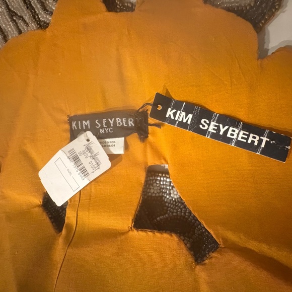 Kim Seybert NYC Gold, Sliver, White Table Runner 40”x19” Retail $595.00 - Picture 8 of 11